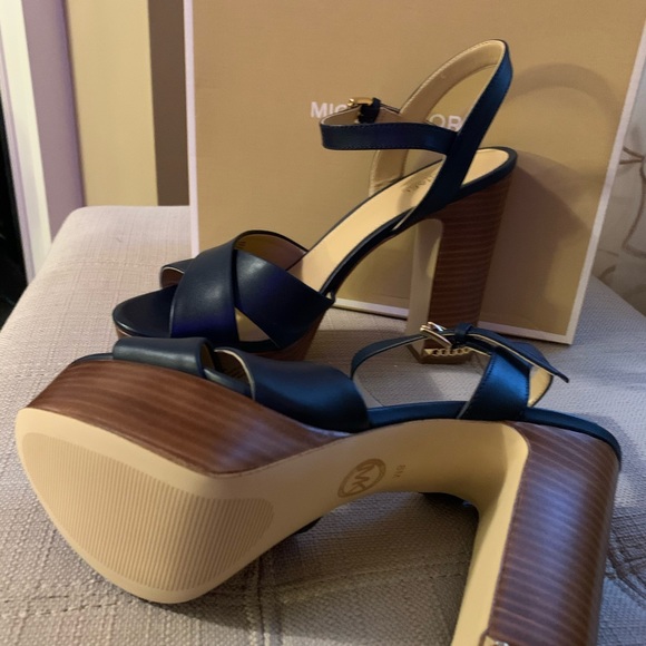 Michael Kors platform leather Morgana - Picture 3 of 4